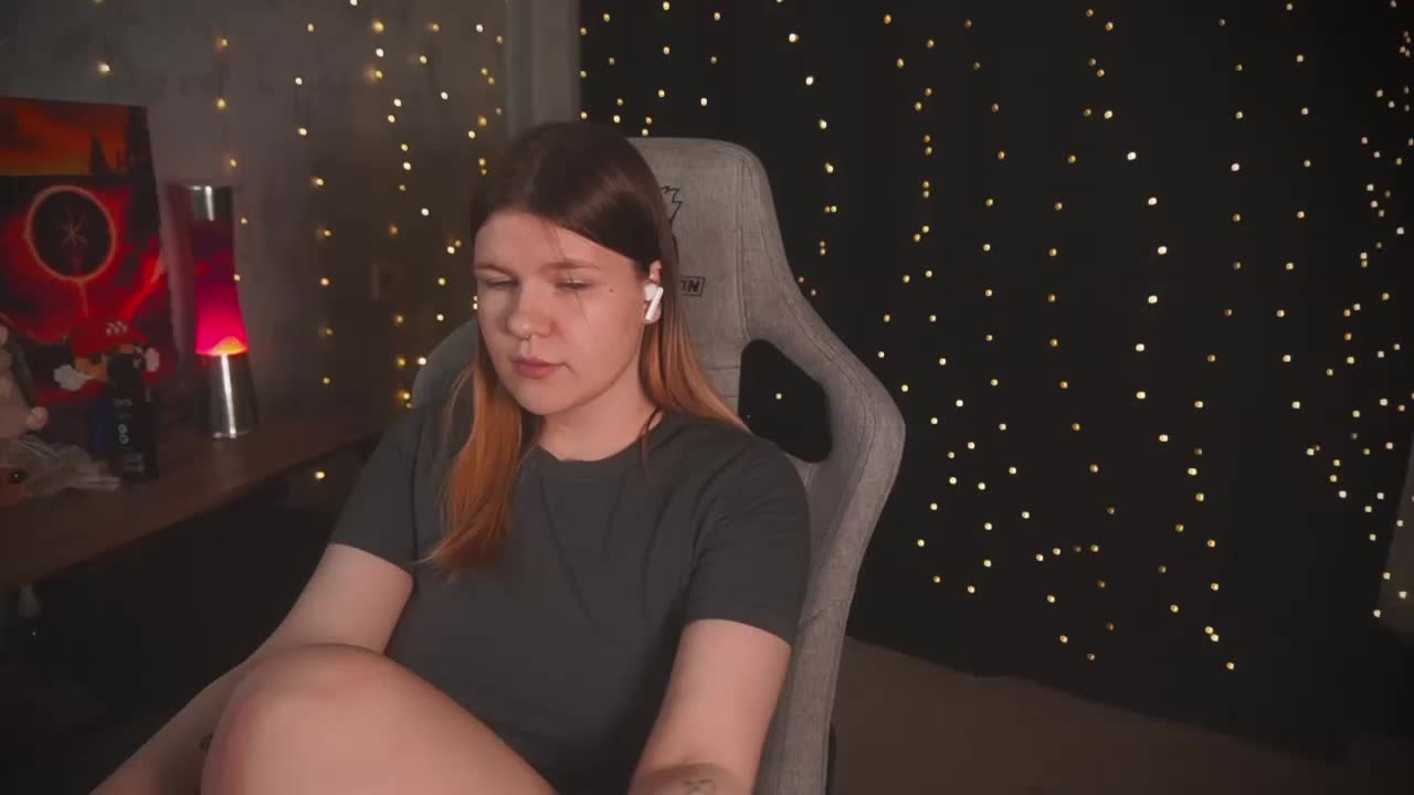 cutesoneckaaa Adult Chat July 30, 2025