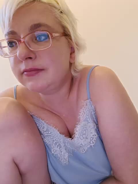 Vika211 Adult Chat July 29, 2025