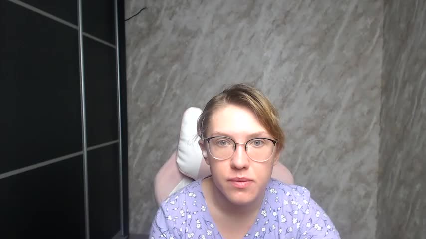 Reginasmilee Adult Chat July 29, 2025