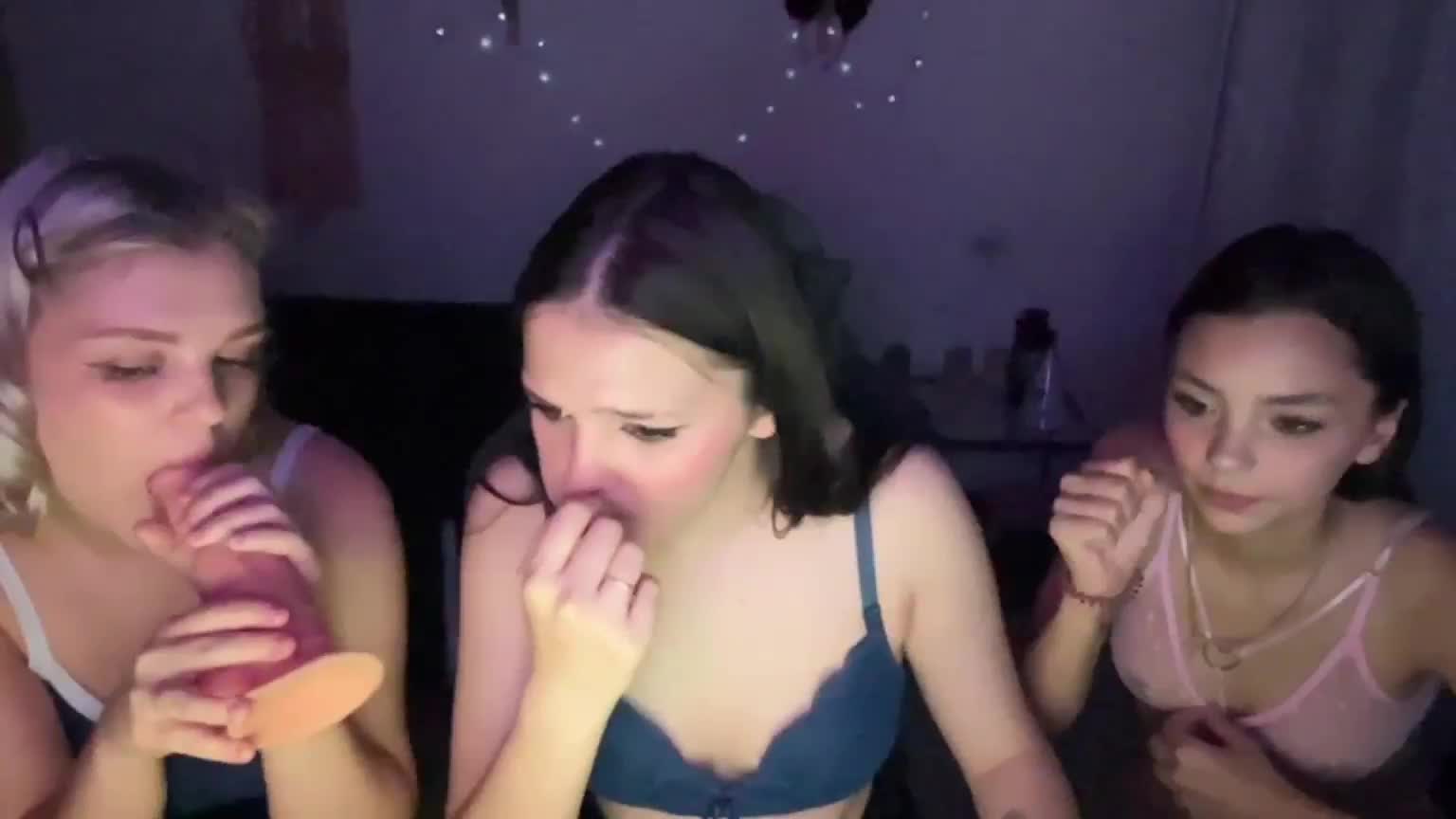 Love2loveKiss Adult Chat July 22, 2025