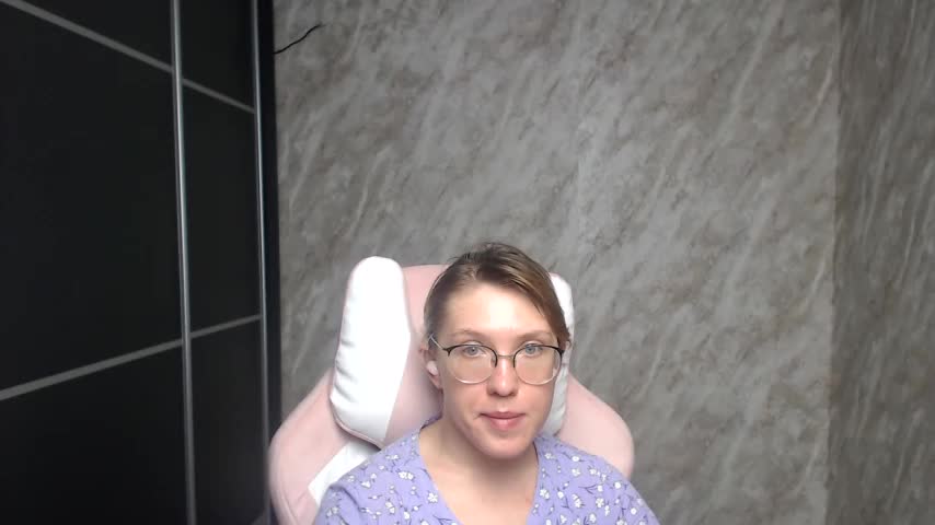 Reginasmilee Adult Chat July 29, 2025