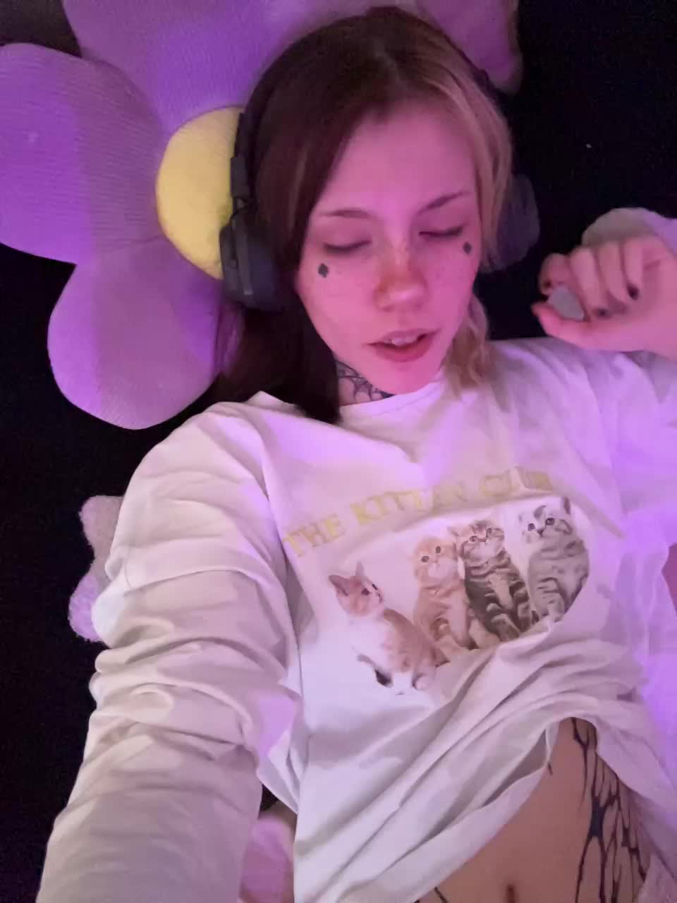 Cute_Kitten_Club Adult Chat July 22, 2025