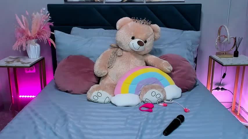 Curvy_Dynamite_ Adult Chat July 18, 2025