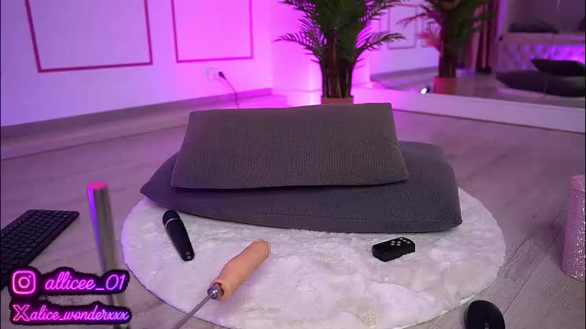 vanessasimon Adult Chat July 29, 2025