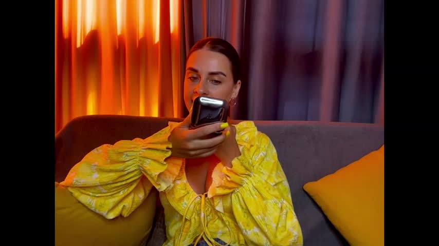 MariaValverdeee Adult Chat July 30, 2025