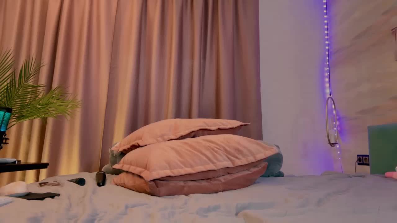 -LIMITLES- Adult Chat July 28, 2025