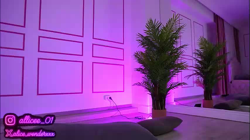 vanessasimon Adult Chat July 28, 2025