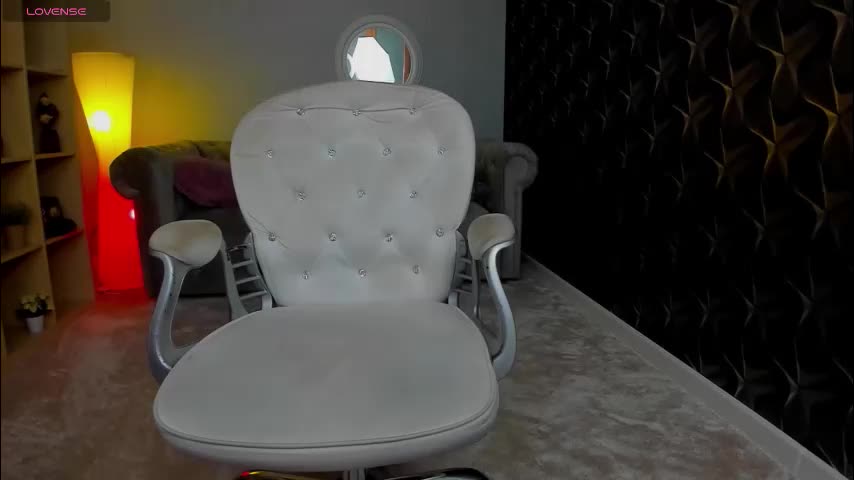 nicole___19 Adult Chat July 24, 2025