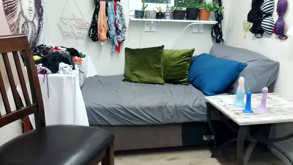 petite_emeri Adult Chat July 13, 2025