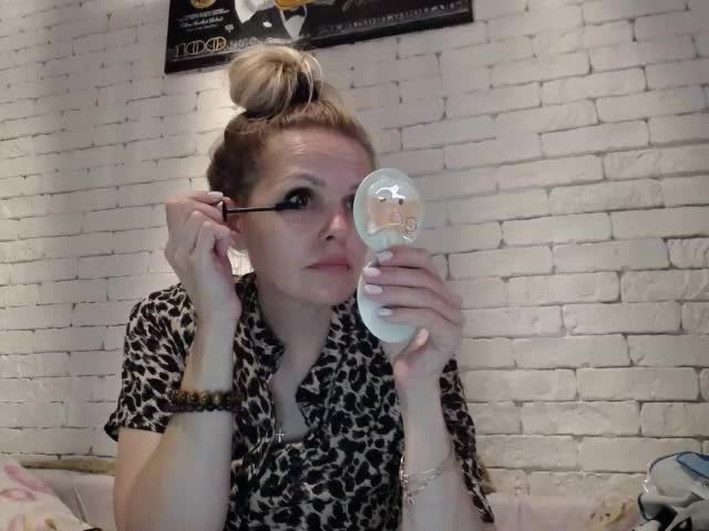 Angel_girllovemy Adult Chat July 17, 2025