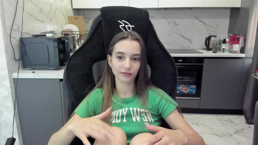 Alice_Weiss Adult Chat July 10, 2025