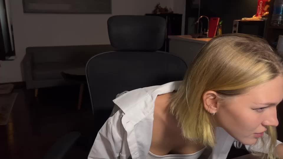 mia_floo Adult Chat July 18, 2025