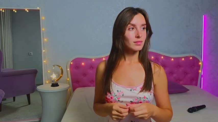 Ariana_Petite Adult Chat July 14, 2025