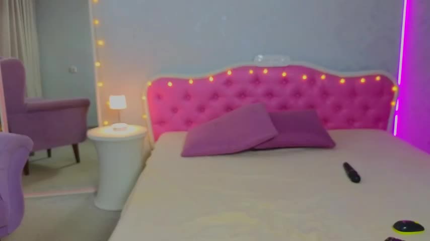 Ariana_Petite Adult Chat July 10, 2025