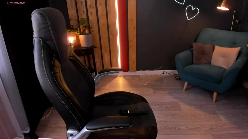 Monica_Rayyy Adult Chat July 18, 2025