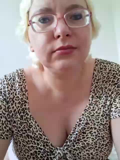 Vika211 Adult Chat July 31, 2025