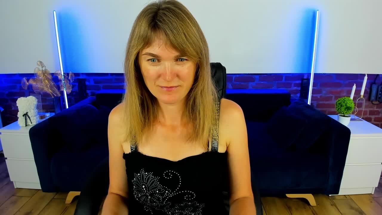 Annabel-xxx Adult Chat July 31, 2025