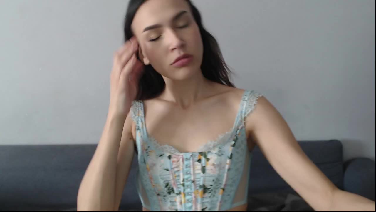 Iloniyaa Adult Chat August 1, 2025