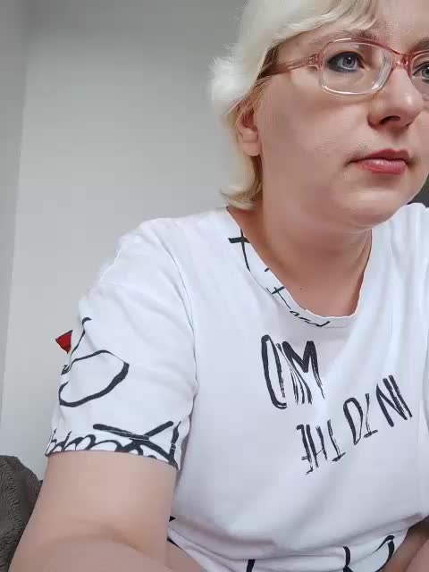 Vika211 Adult Chat August 1, 2025
