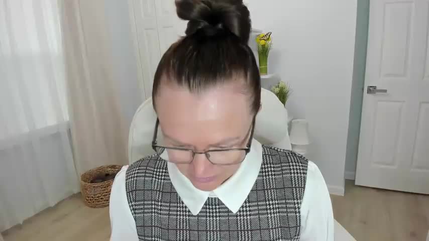 Vika73 Adult Chat August 1, 2025