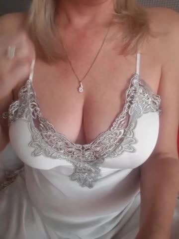 SexiestJess45 Adult Chat August 1, 2025