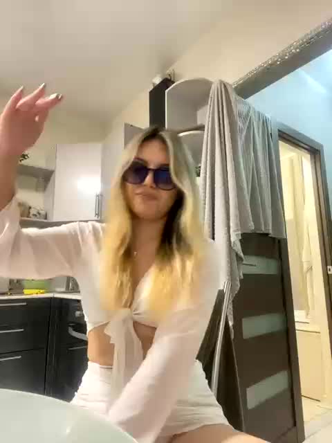 JULIE21 Adult Chat August 1, 2025