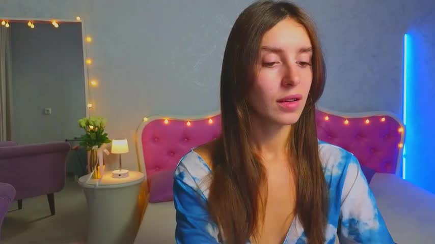 Ariana_Petite Adult Chat August 1, 2025