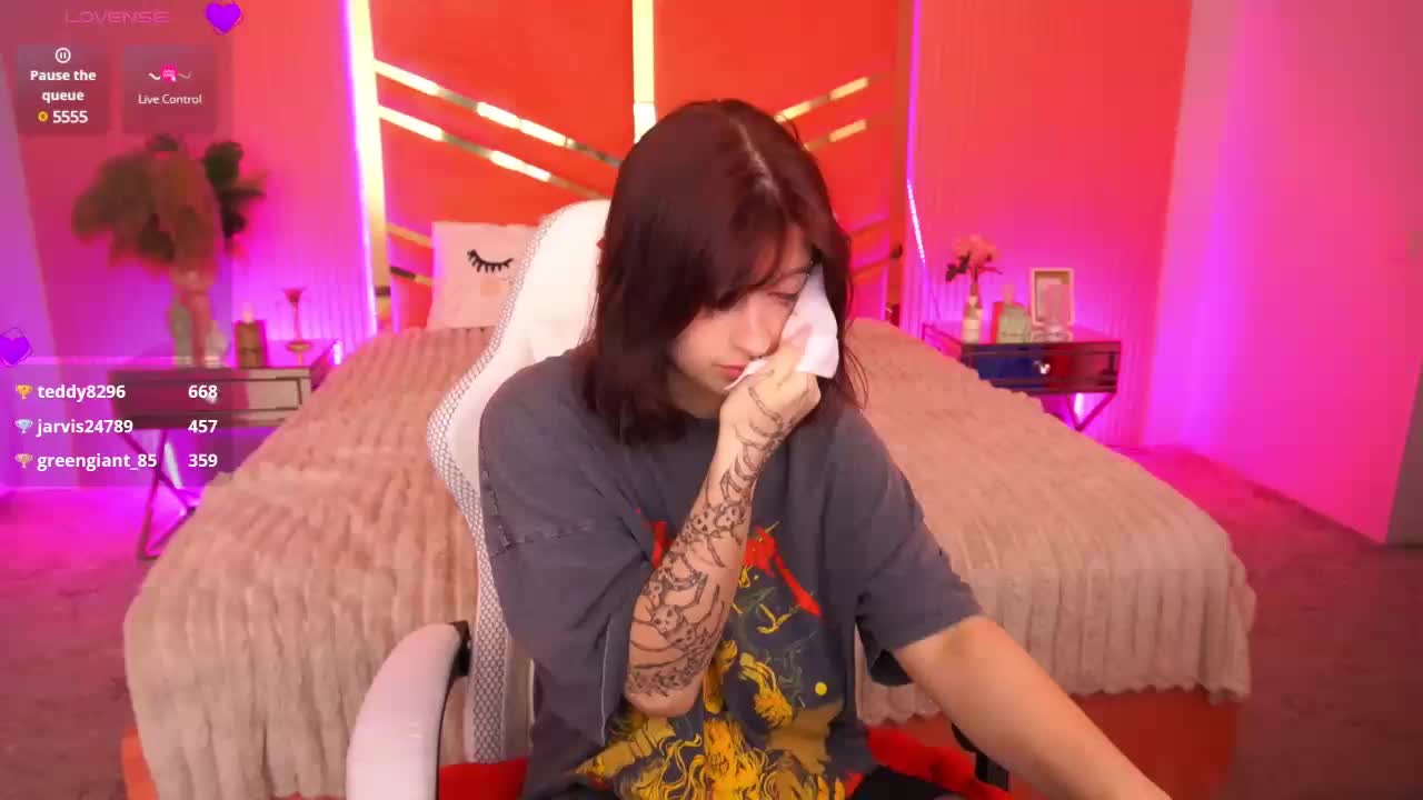 MikiiKiwi Adult Chat August 1, 2025