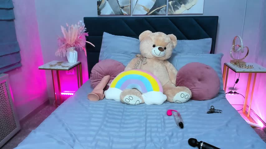 Curvy_Dynamite_ Adult Chat August 1, 2025