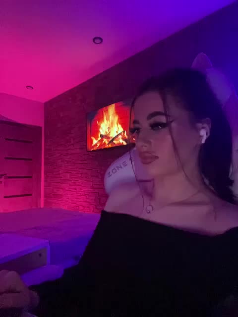 HotGirlEva Adult Chat August 1, 2025