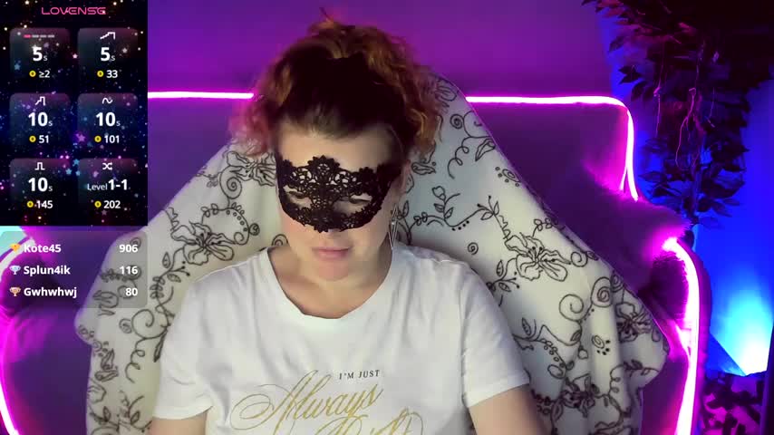 Sexy-Housewife Adult Chat August 1, 2025