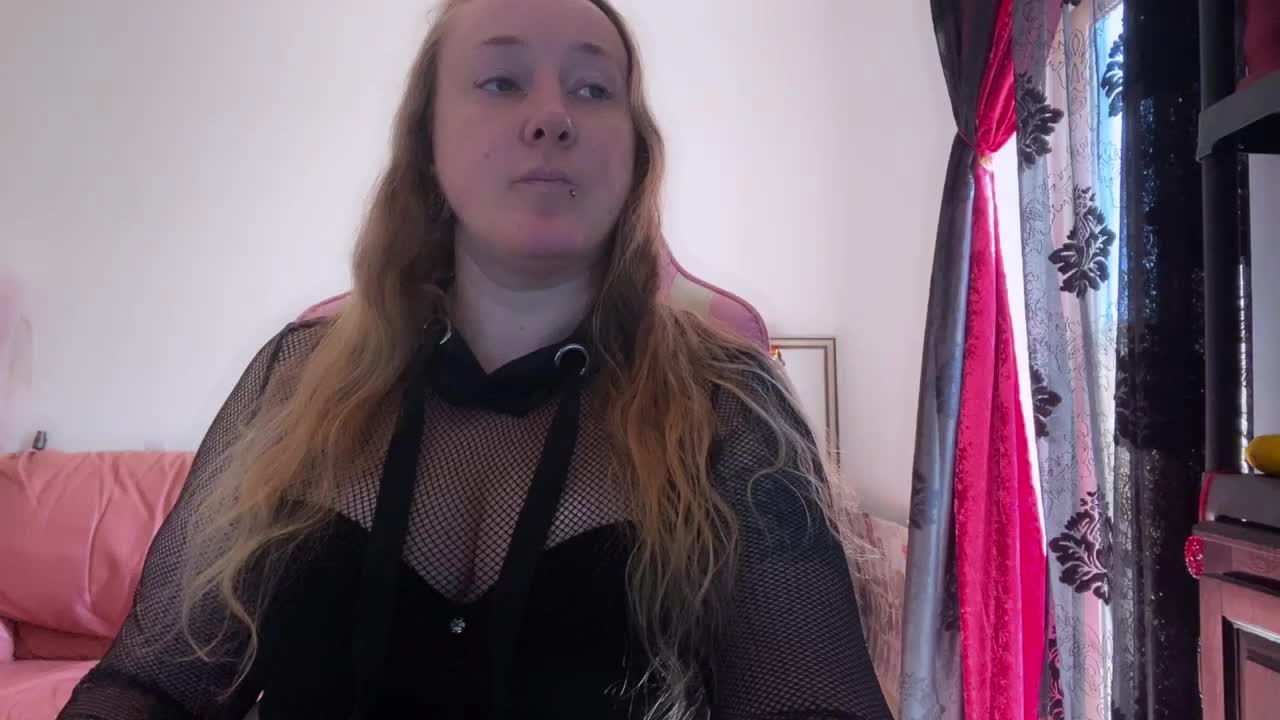 NylonQueen Adult Chat August 2, 2025