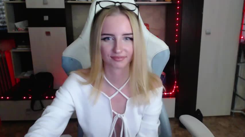 Cutti_Crystal Adult Chat August 2, 2025