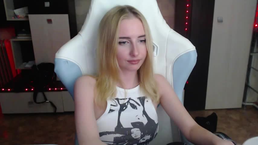 Cutti_Crystal Adult Chat August 2, 2025