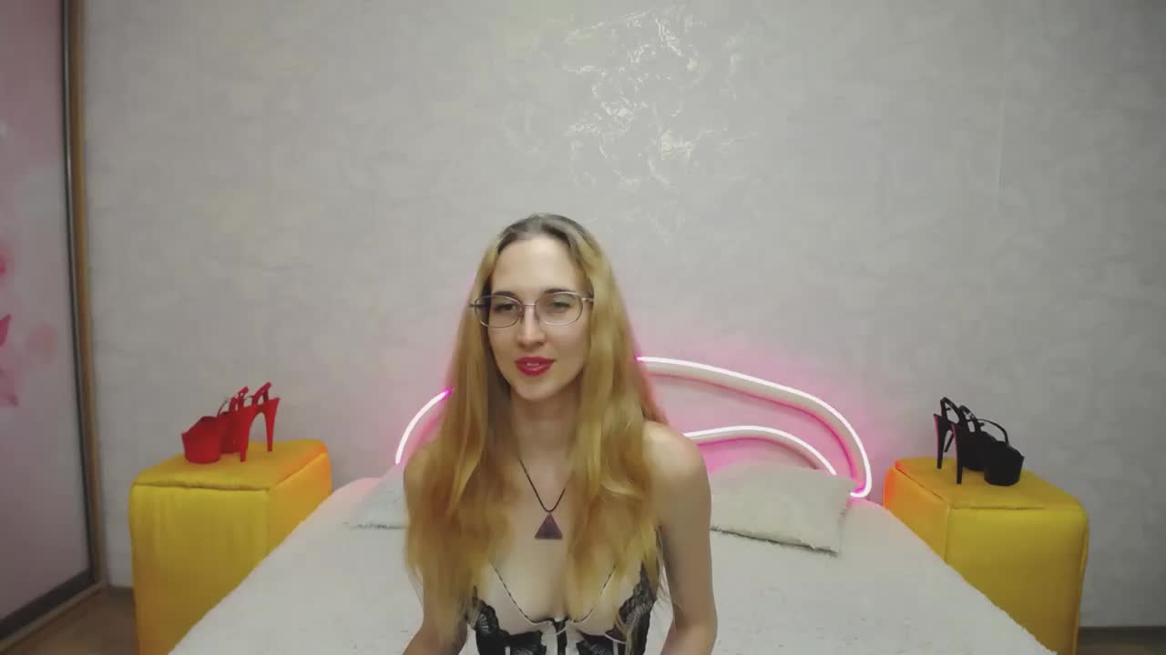 LizzieBrait Adult Chat August 2, 2025