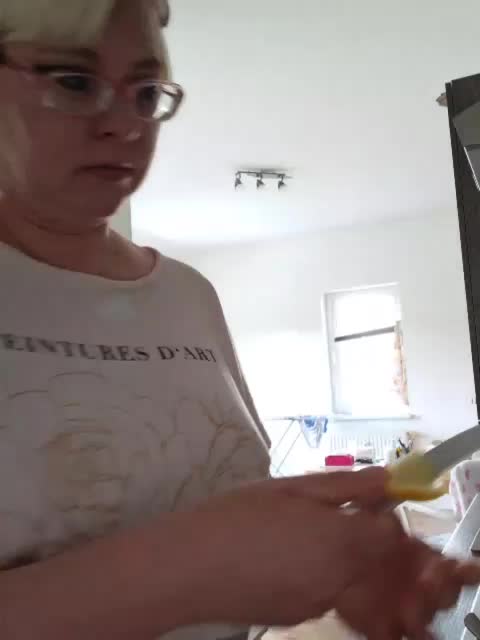 Vika211 Adult Chat August 2, 2025