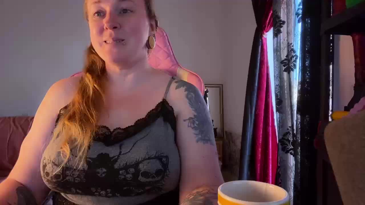 NylonQueen Adult Chat August 2, 2025