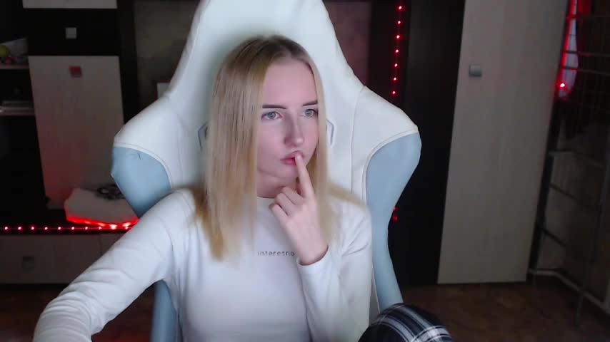 Cutti_Crystal Adult Chat August 2, 2025