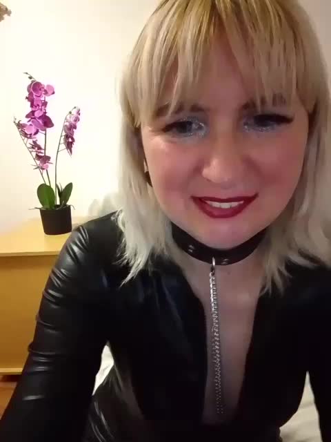 Beautiful_lady Adult Chat August 2, 2025