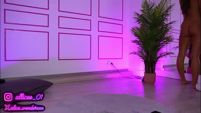 vanessasimon Adult Chat August 2, 2025