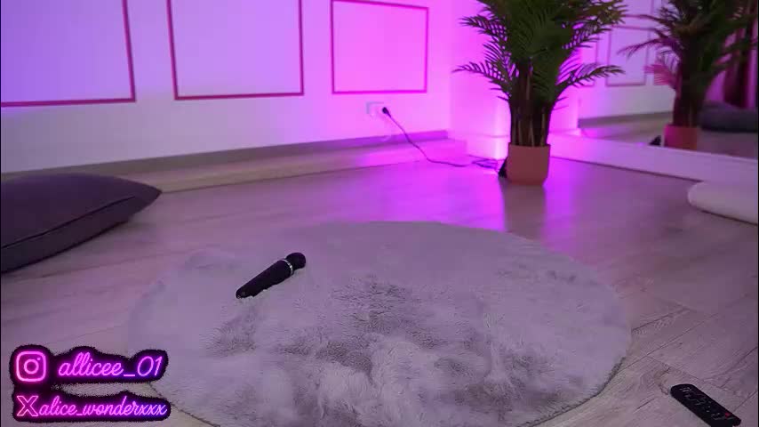 vanessasimon Adult Chat August 2, 2025