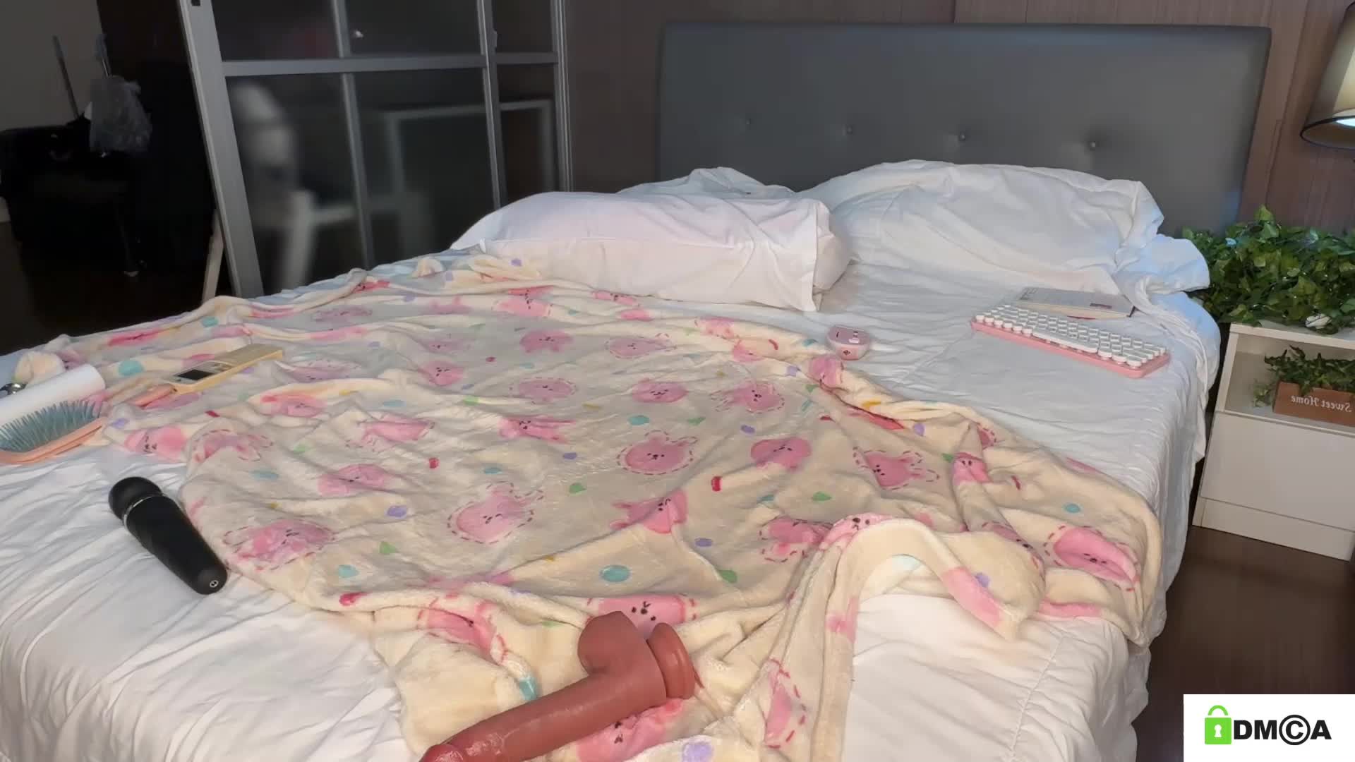 lizzyMeoww Adult Chat August 3, 2025