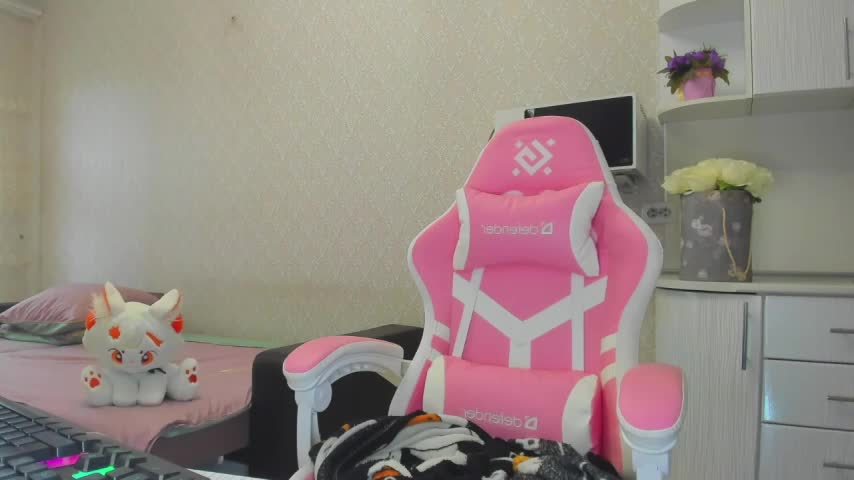 Hi_Kitti Adult Chat August 3, 2025