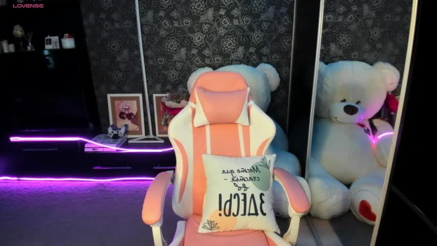 Queen_baby Adult Chat August 3, 2025