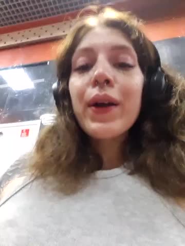 Bella_Gloria Adult Chat August 3, 2025