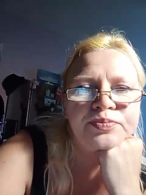 -WhiteQueen- Adult Chat August 3, 2025