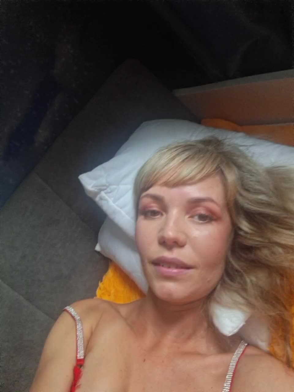 Red_Rose_98 Adult Chat August 3, 2025