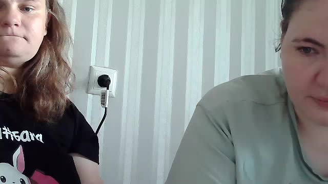 HollyXEva_2025-08-03_18-51-57_114 Adult Chat August 3, 2025