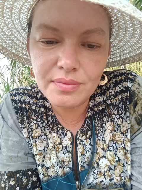 Raspberry_Rum Adult Chat August 4, 2025