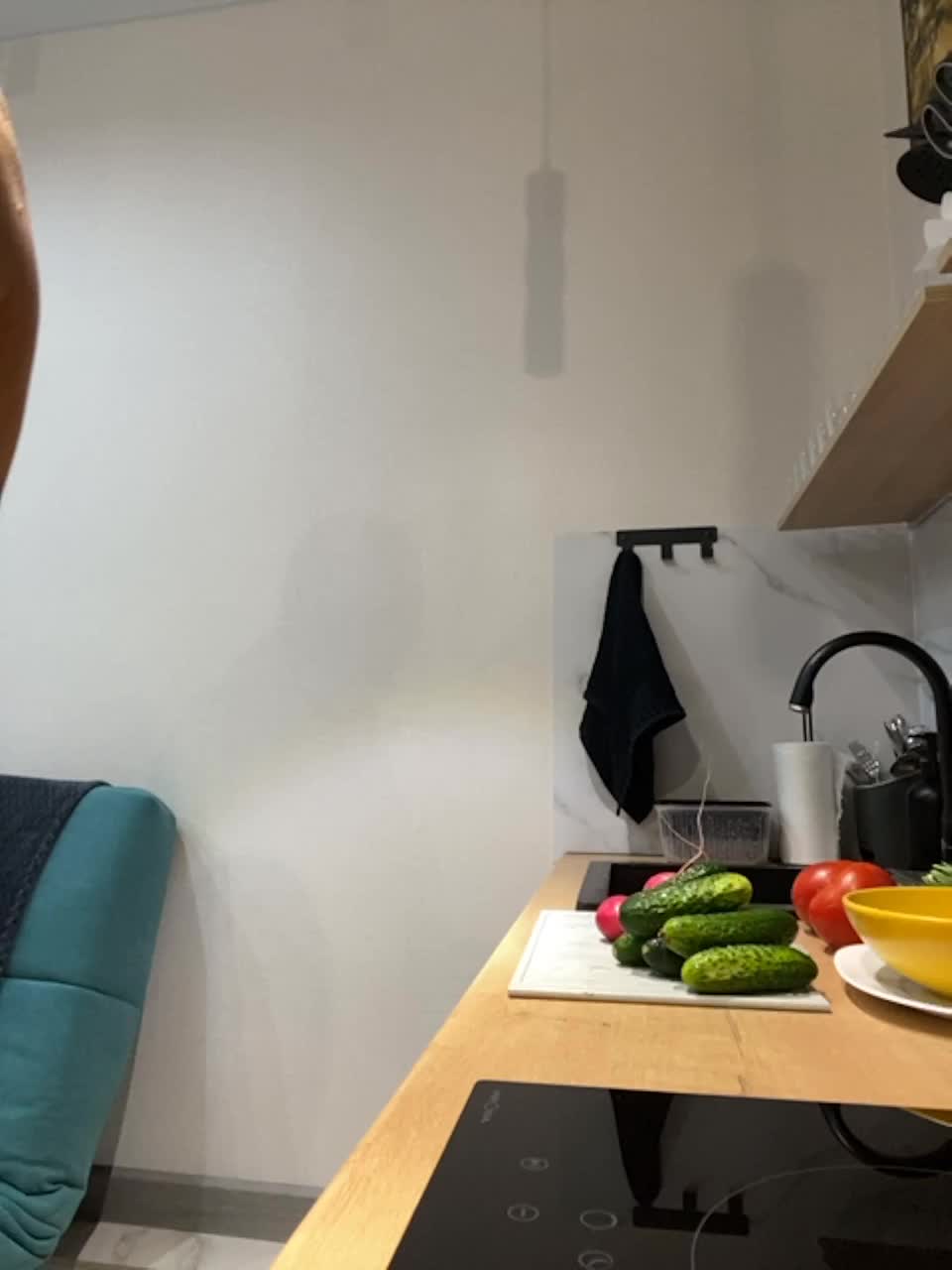 Lisa1225 Adult Chat August 4, 2025